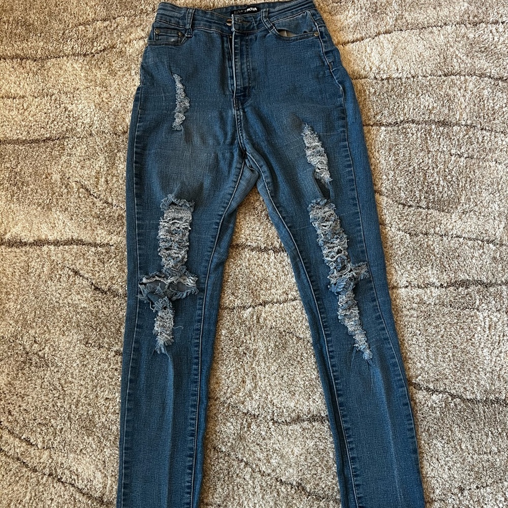 Fashion Nova Distressed Jeans (stretchy) size 9/10